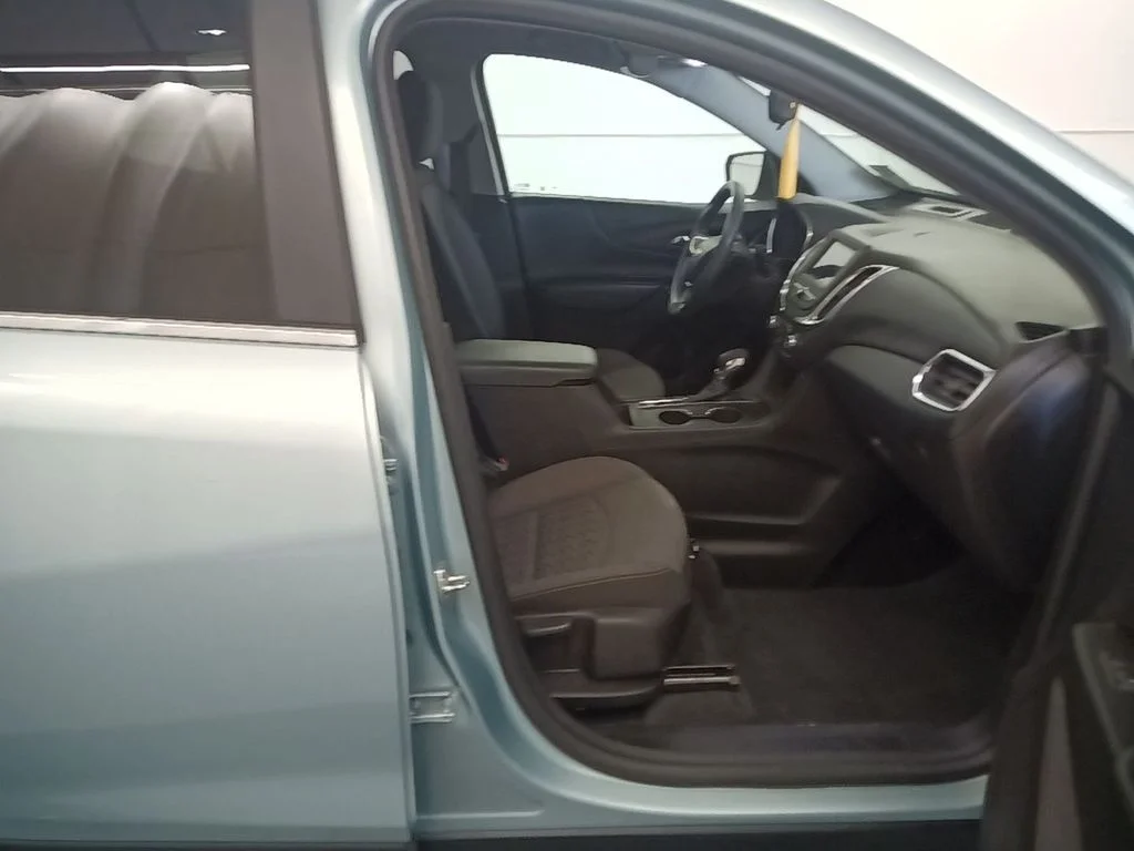 Used 2022 Seaglass Blue Metallic Chevrolet LT image 9