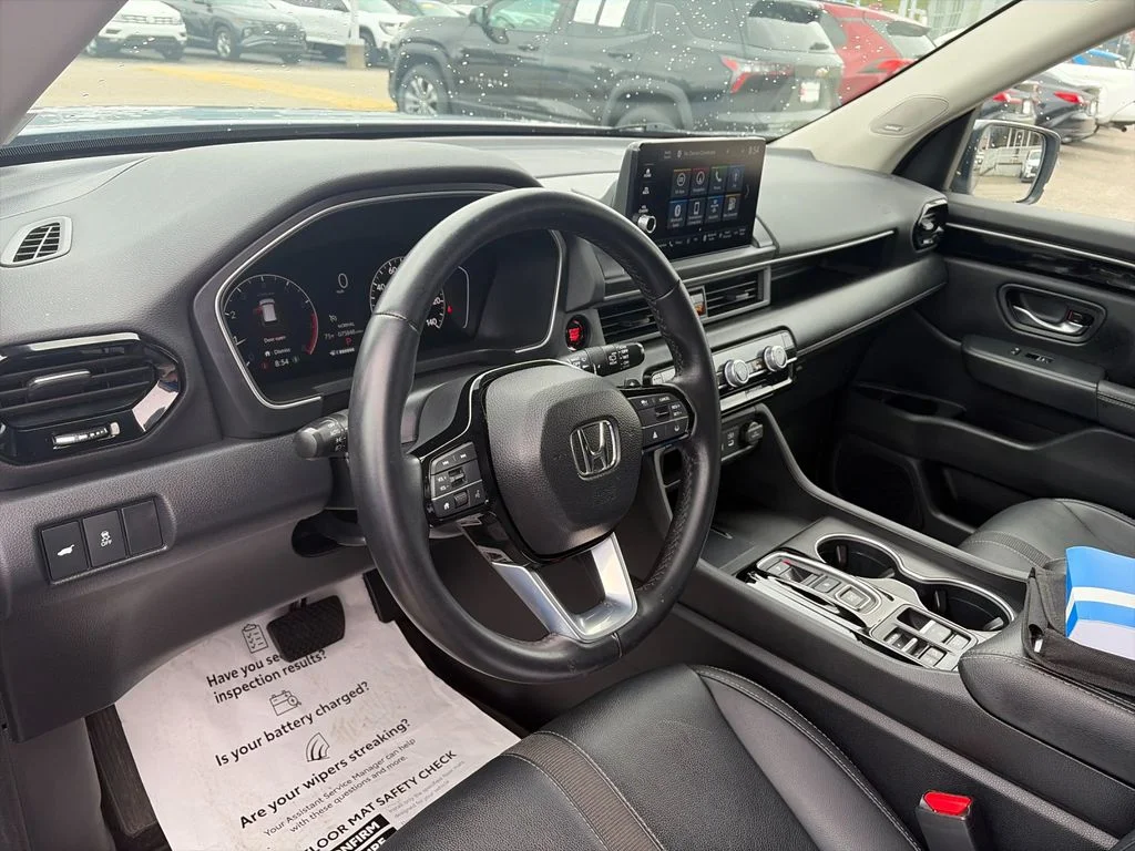 Used 2023  Honda Touring image 11