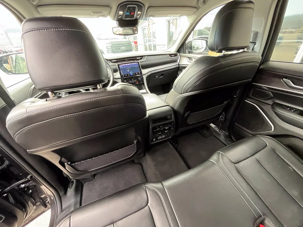 Used 2022 Gray Jeep Limited image 15
