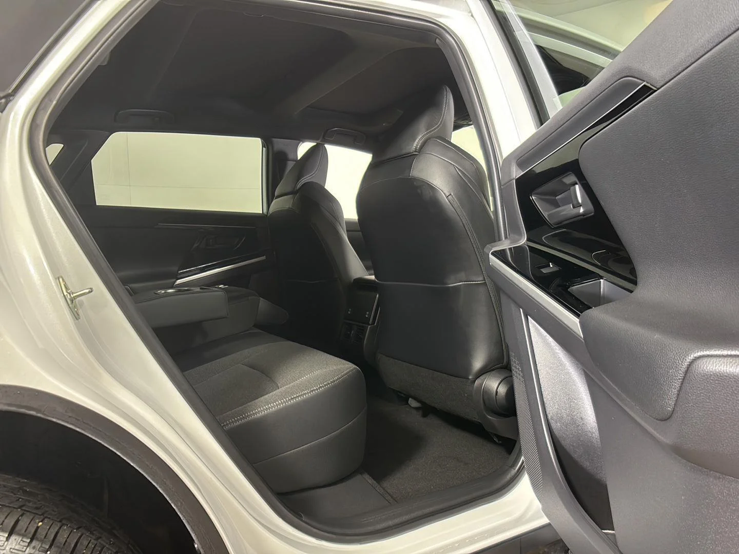 Used 2023 Wind Chill Pearl Toyota XLE image 21