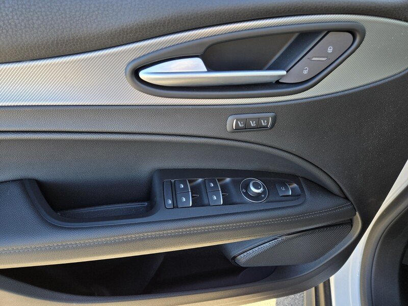 2025 Alfa Romeo Stelvio Base - Photo 9