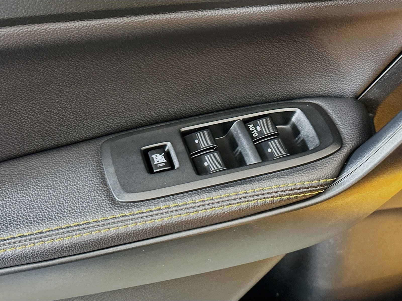 Used 2022 Cyber Orange Metallic Tricoat Ford Lariat image 18