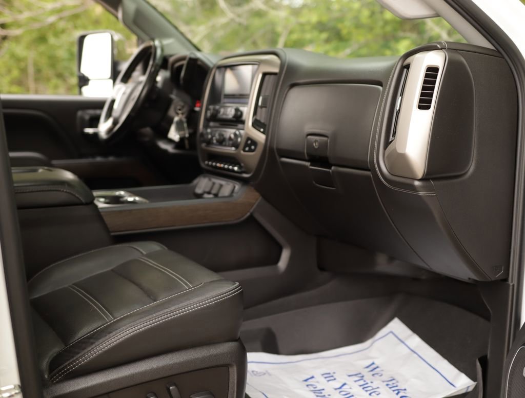Used 2019 SUMMIT WHITE GMC Denali image 35