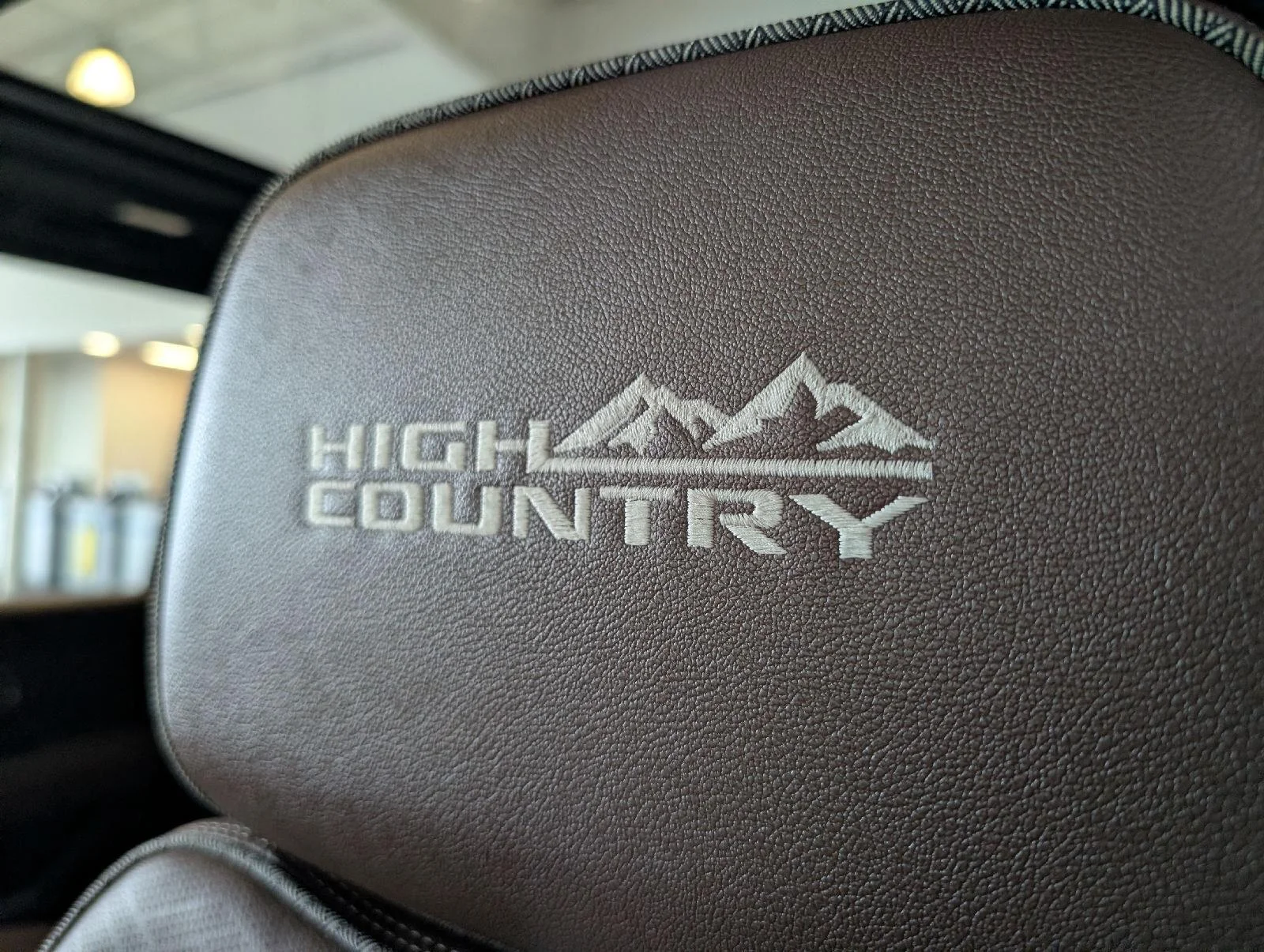 Used 2022 Pearl Chevrolet High Country image 22