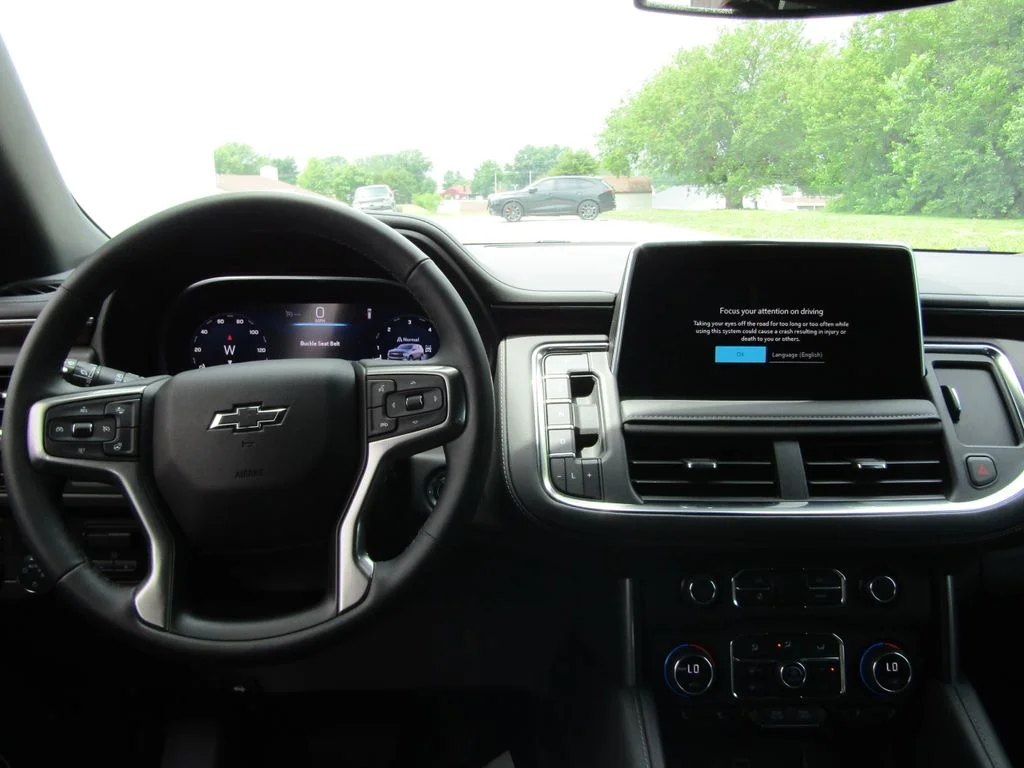 Used 2023 Black Chevrolet Z71 image 5