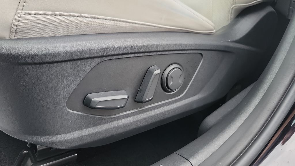 Certified Used 2024 Black Hyundai SEL Convenience image 16