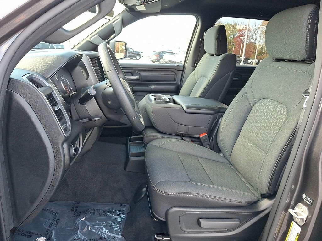 New 2026 Granite Crystal Metallic Clearcoat RAM Tradesman image 10