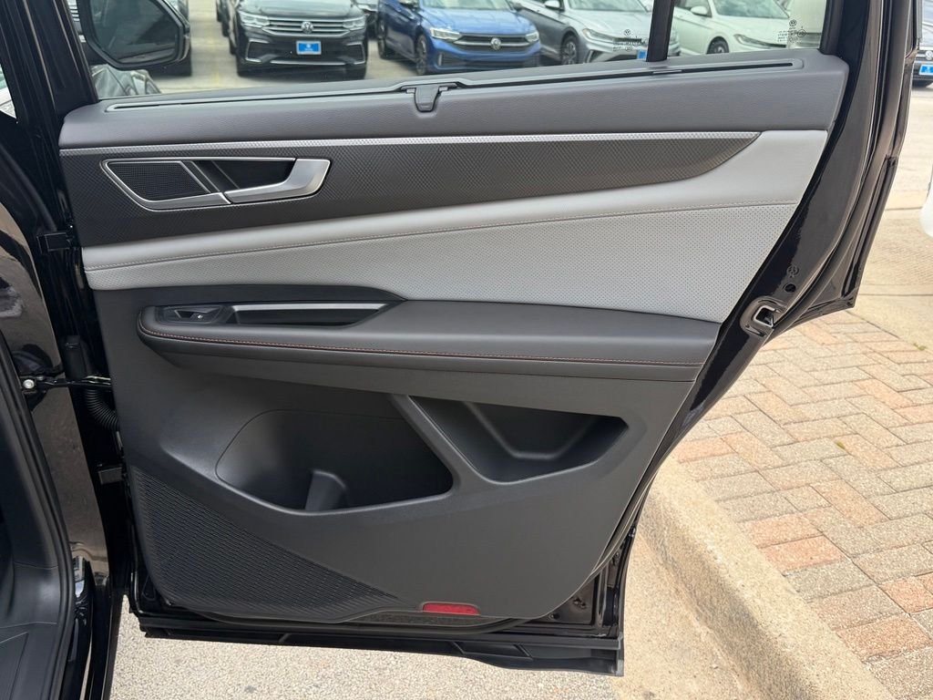 New 2026 Deep Black Pearl Volkswagen 2.0T Peak Edition image 19