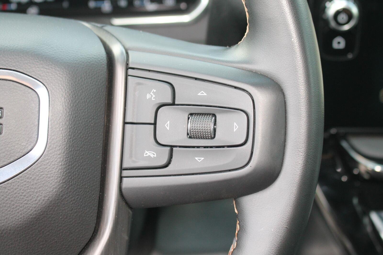 Used 2024 Summit White GMC AT4 image 18