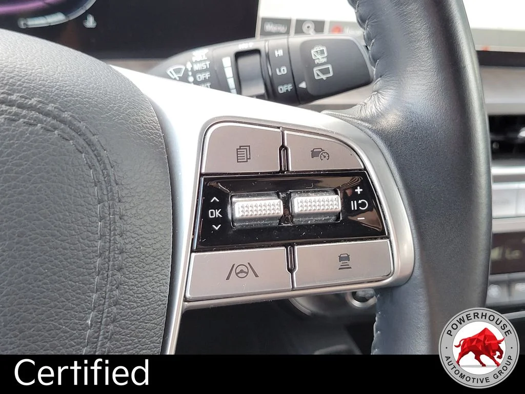 Used 2023 White Kia EX image 31