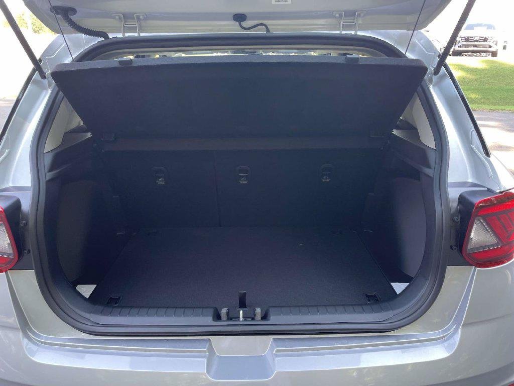 New 2026 Silver Hyundai SE image 8