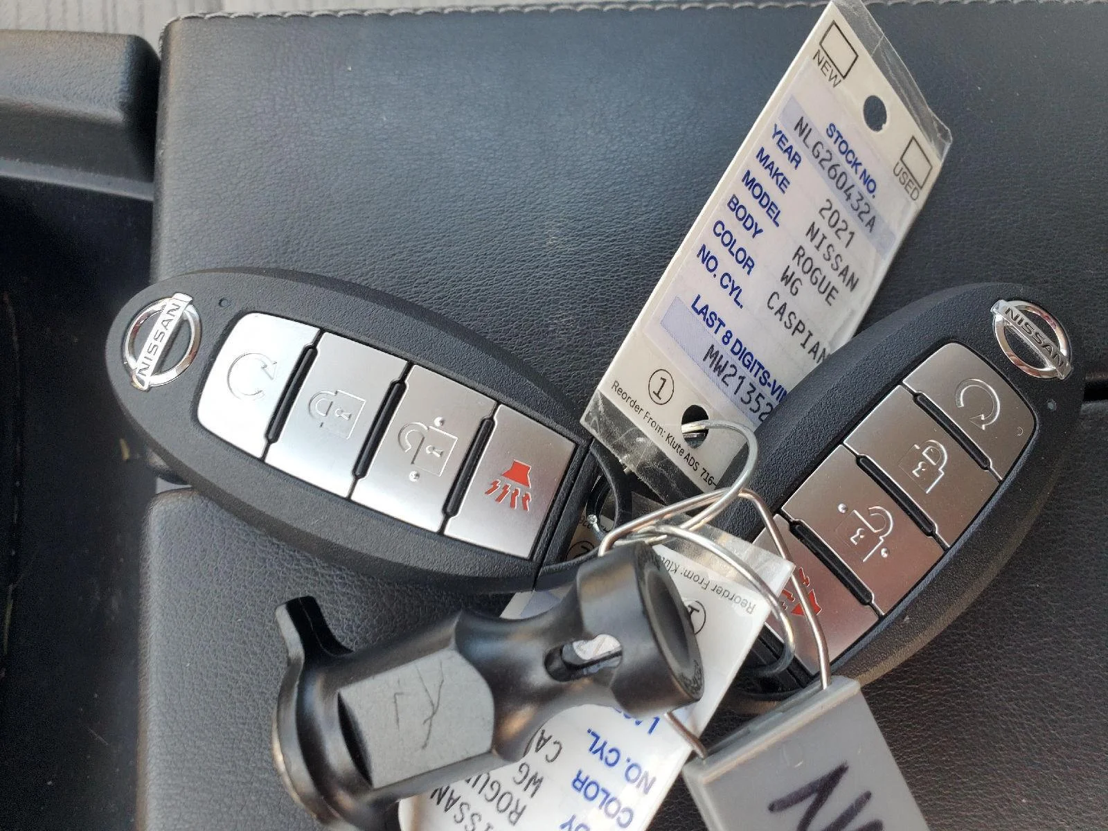 Used 2021 Caspian Blue Metallic Nissan SV image 14