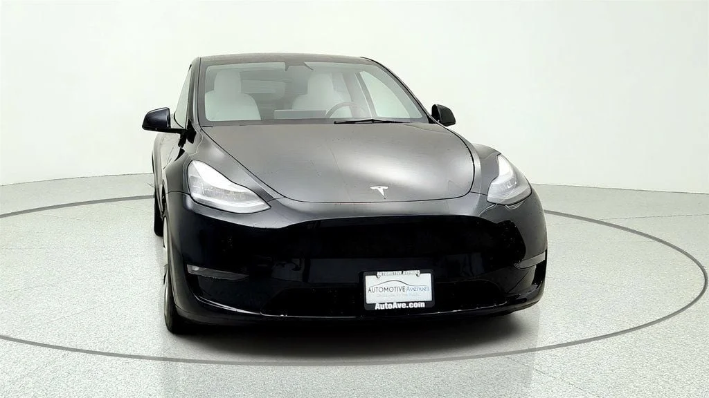 Used 2021 Solid Black Tesla Long Range AWD w/ White/Black 7-Seat Interior image 2
