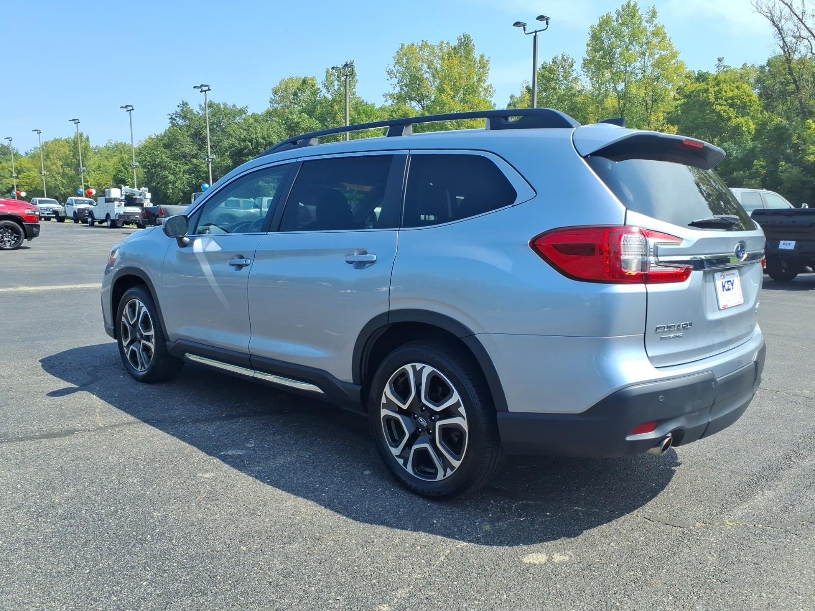 Used 2023 Ice Silver Metallic Subaru Limited 7-Passenger image 5