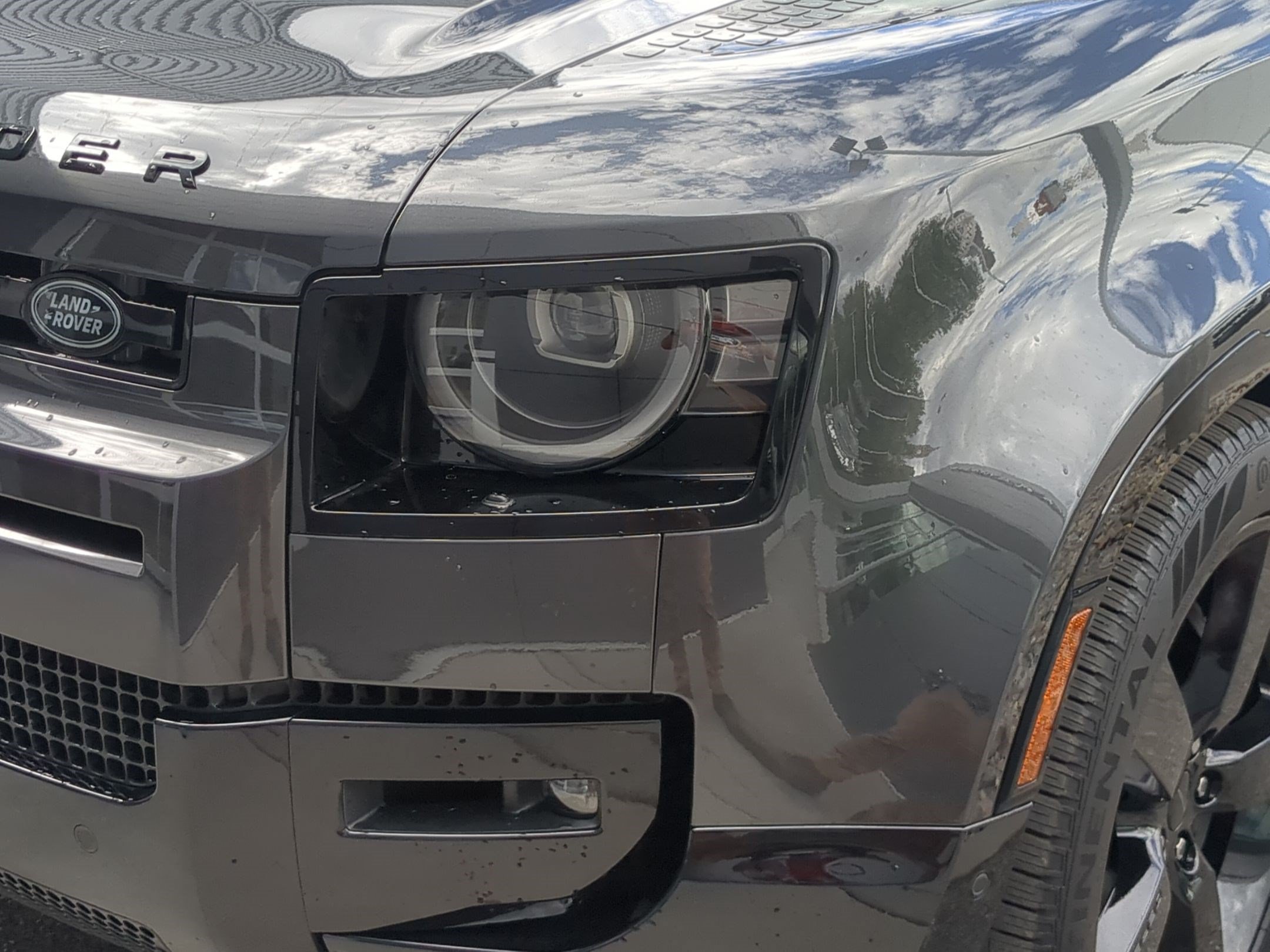New 2026 Carpathian Grey Land Rover P400 X-Dynamic SE image 10
