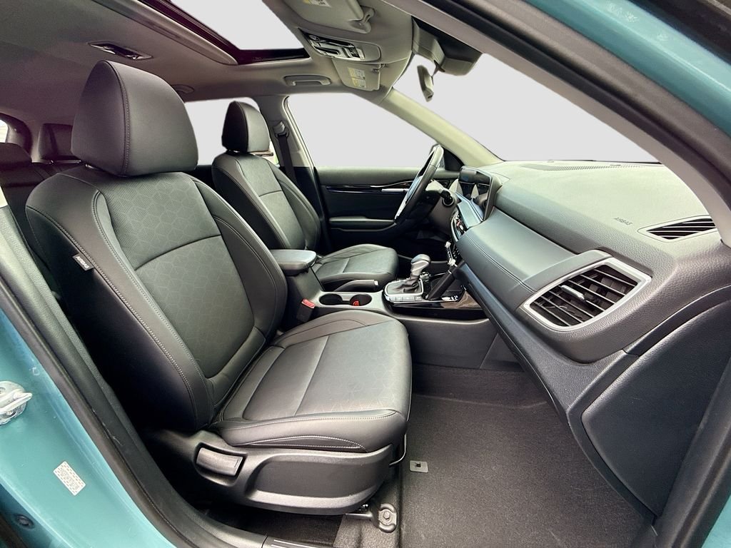 Used 2024 Pluton Blue Kia EX image 29