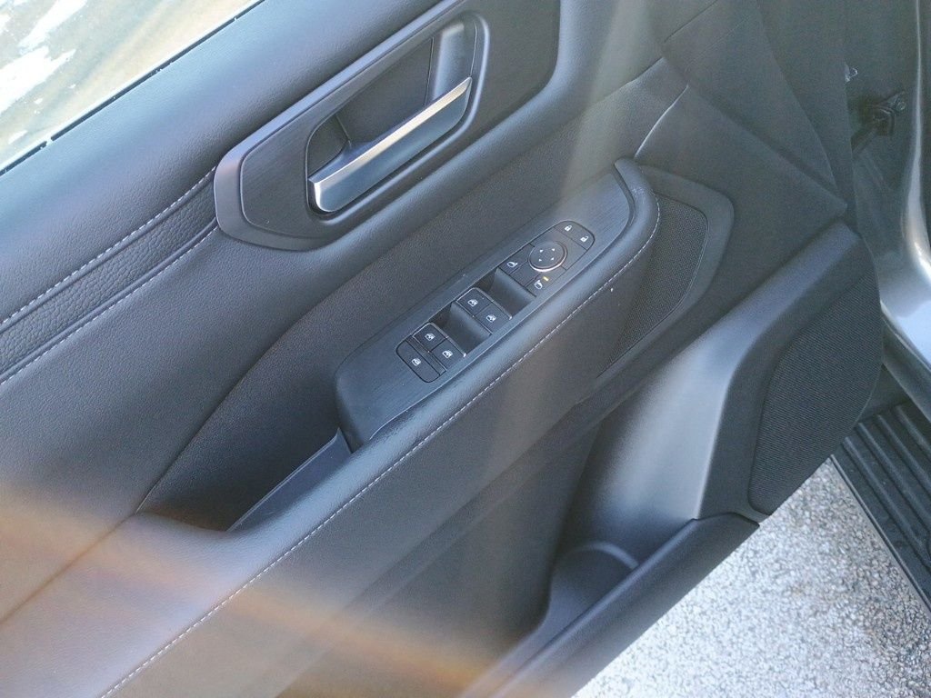 2025 Nissan Armada SV - Photo 12