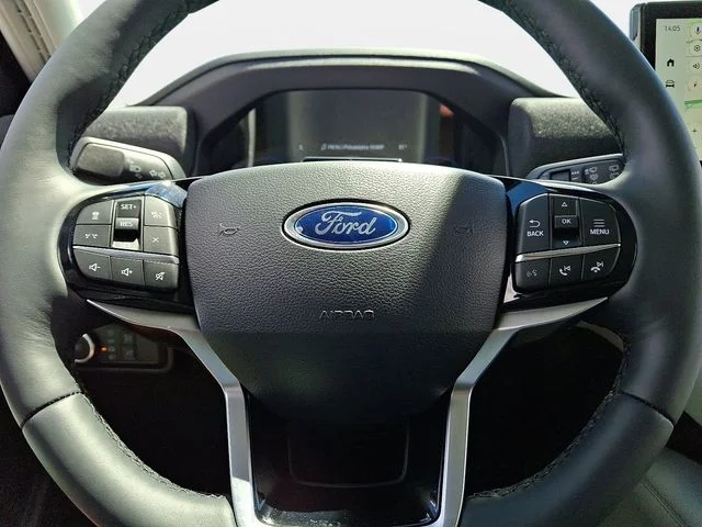 New 2026 Space White Metallic Ford Platinum image 12