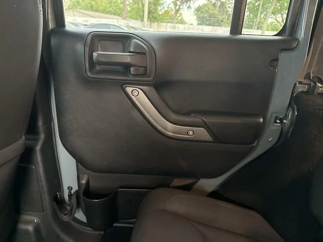 Used 2015 Gray Jeep Unlimited Sport image 21