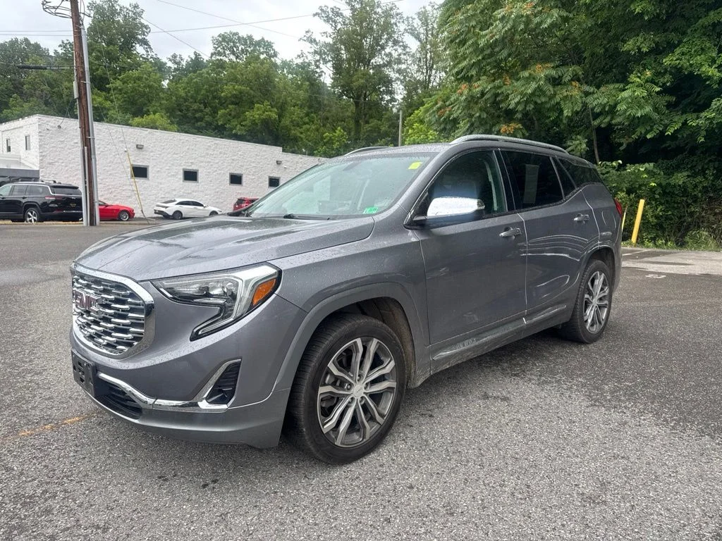 Used 2019 Gray GMC Denali image 3