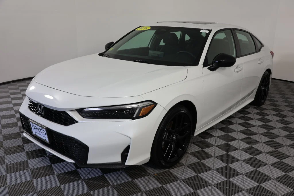 Used 2026  Honda Sport image 4