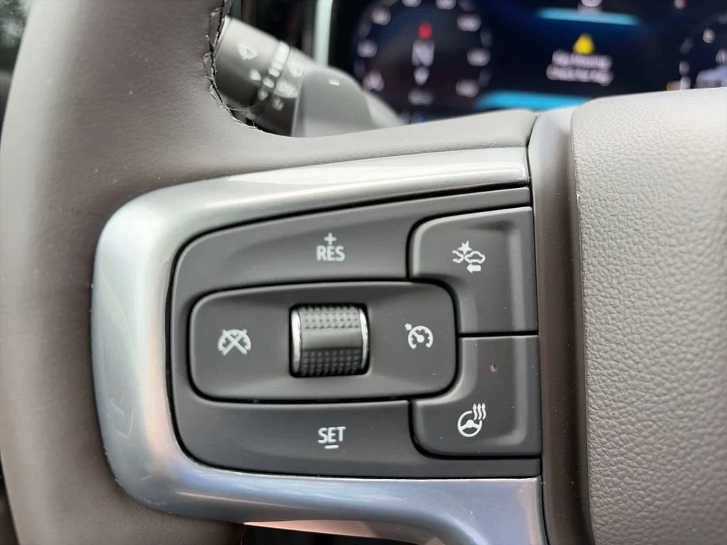 New 2026 Summit White Chevrolet LT image 23
