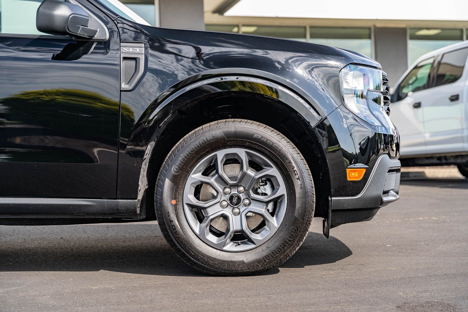 New 2026 Shadow Black Ford XLT image 5