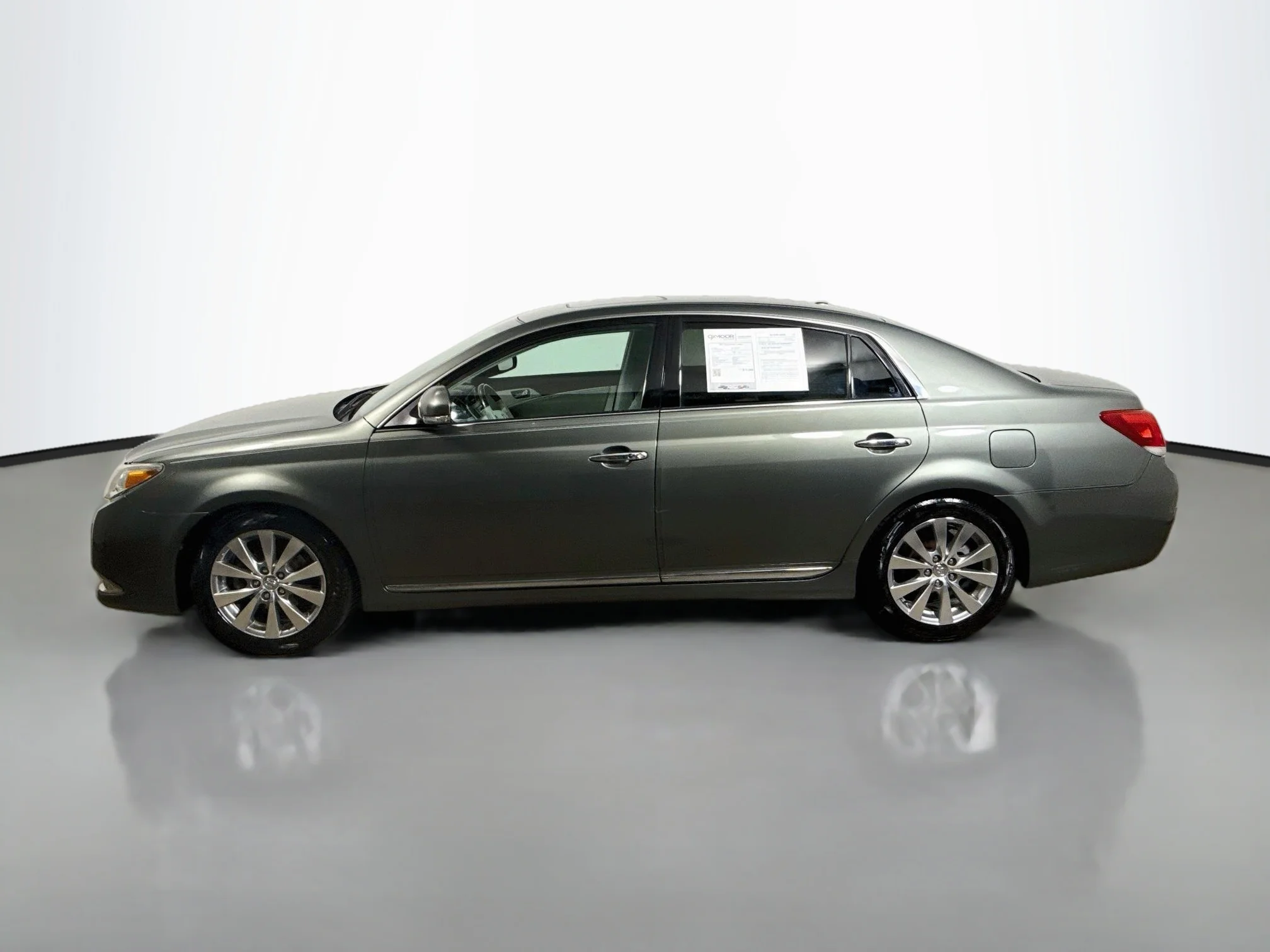 Used 2011 Cypress Pearl Toyota Limited image 4