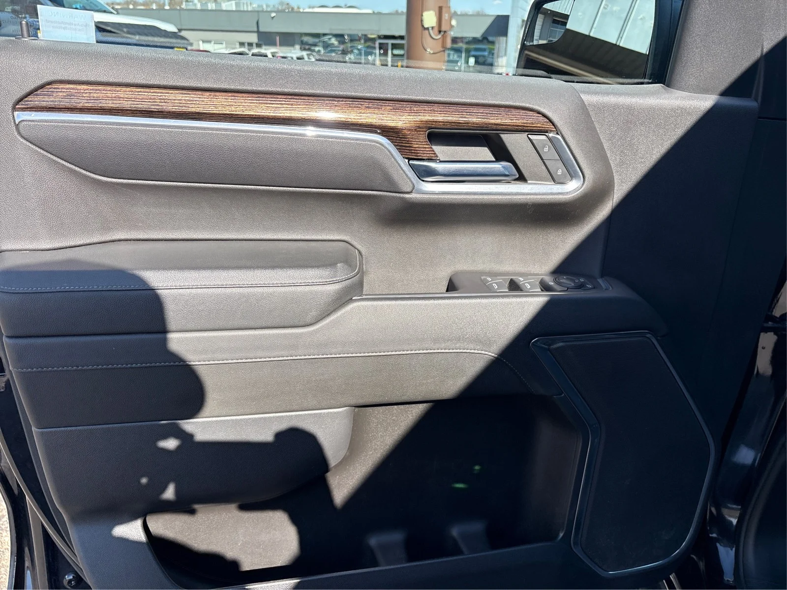 Used 2023 Black GMC SLE image 18