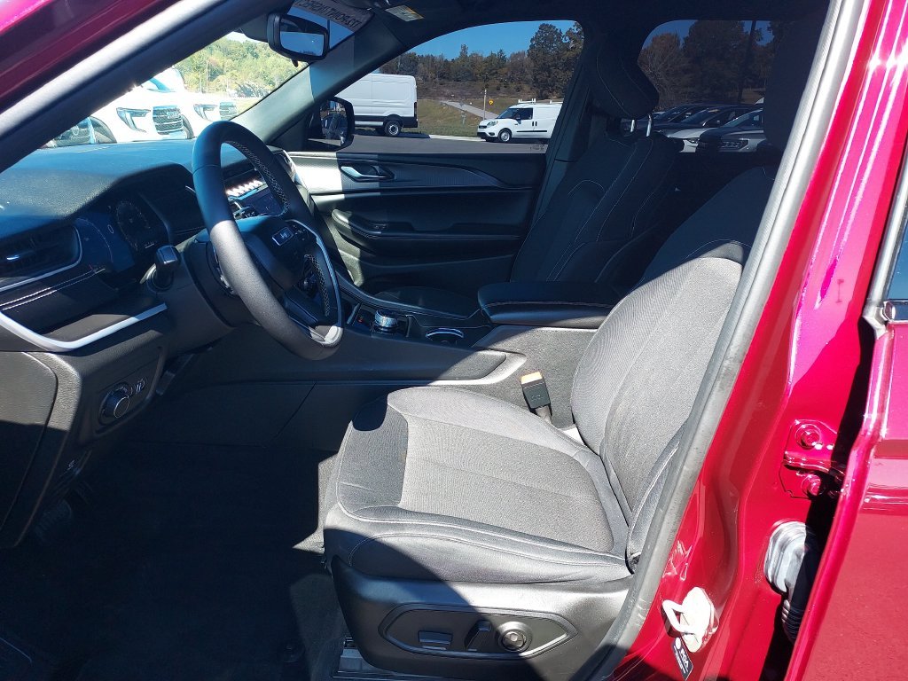 Used 2024 Red Jeep Laredo image 13