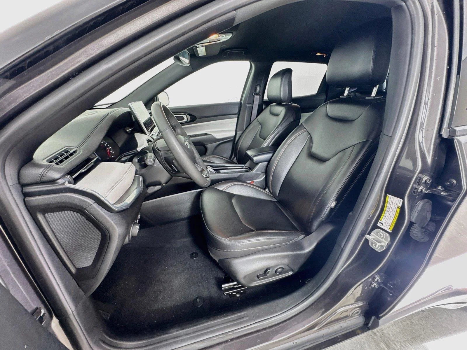 Used 2024 Black Clearcoat Jeep Limited image 19