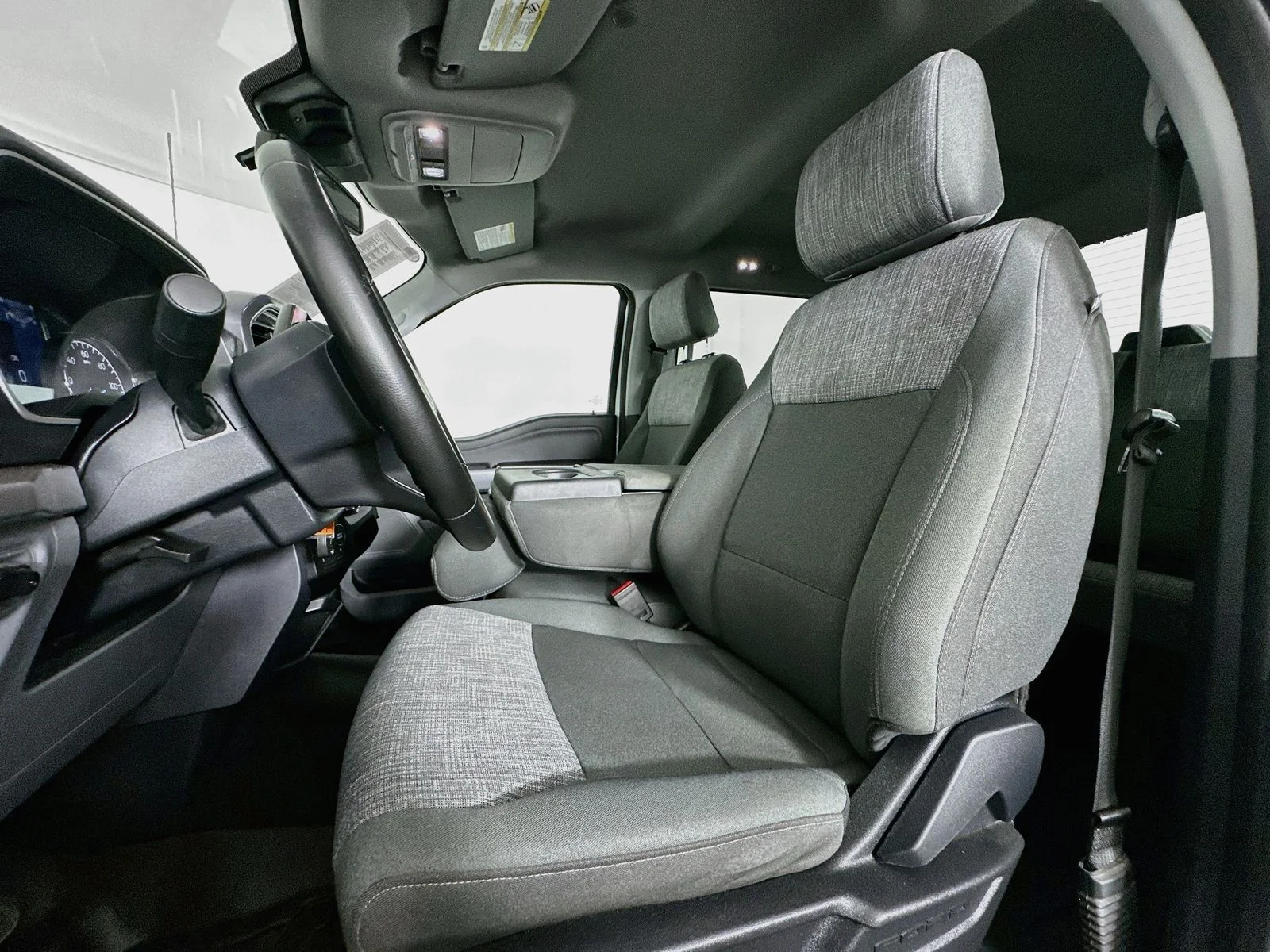 Used 2023 White Ford XLT image 21
