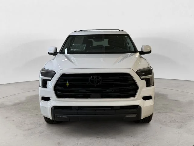 2024 Toyota Sequoia SR5 - Photo 2
