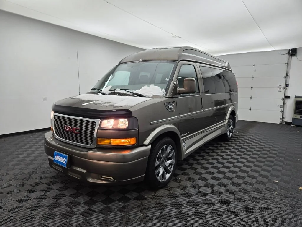 2023 GMC Savana Cargo Work Van - Photo 12