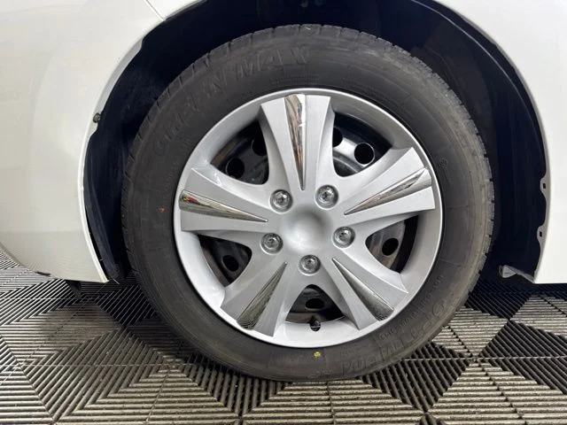 Used 2015 Silver Honda LX image 10