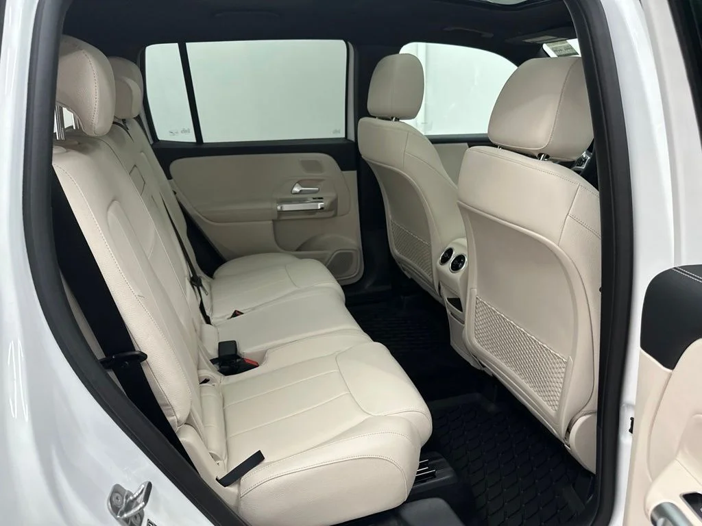 New 2026 White Mercedes-Benz GLB 250 image 23