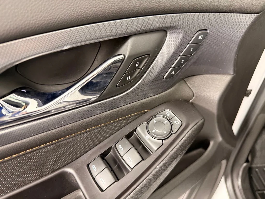 Used 2020 White Chevrolet Premier image 20
