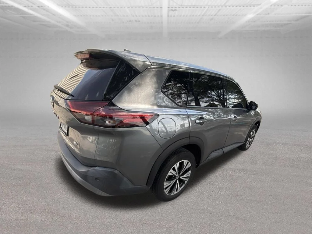 Used 2021 Gray Nissan SV image 5