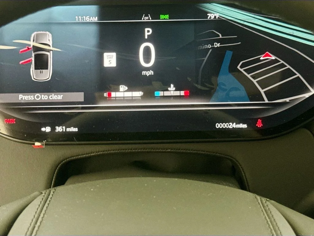 New 2026 Fuji White Land Rover Dynamic SE image 6
