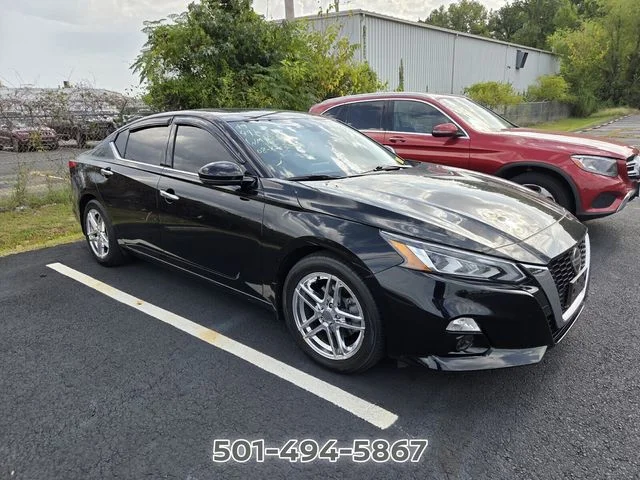 Used 2019 Black Nissan 2.5 SL image 3