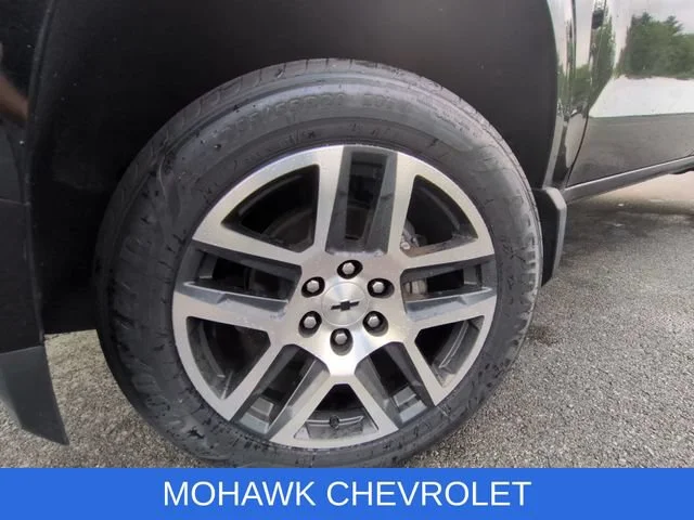 Used 2023 Black Chevrolet Z71 image 34