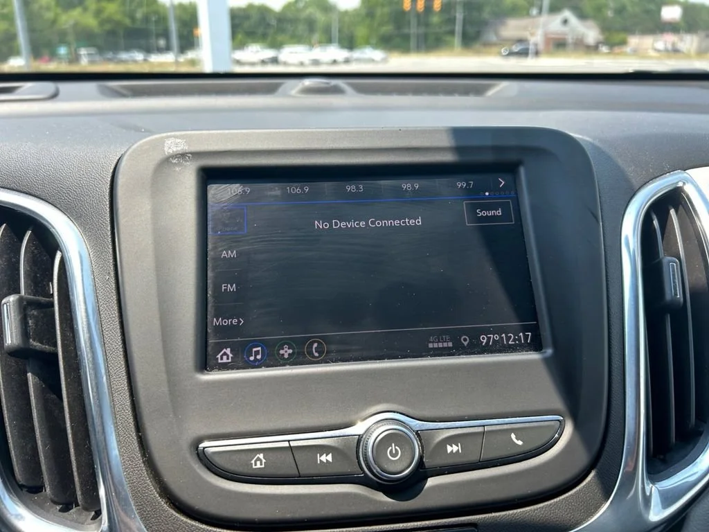 Used 2021 SUMMIT WHITE Chevrolet LS image 20