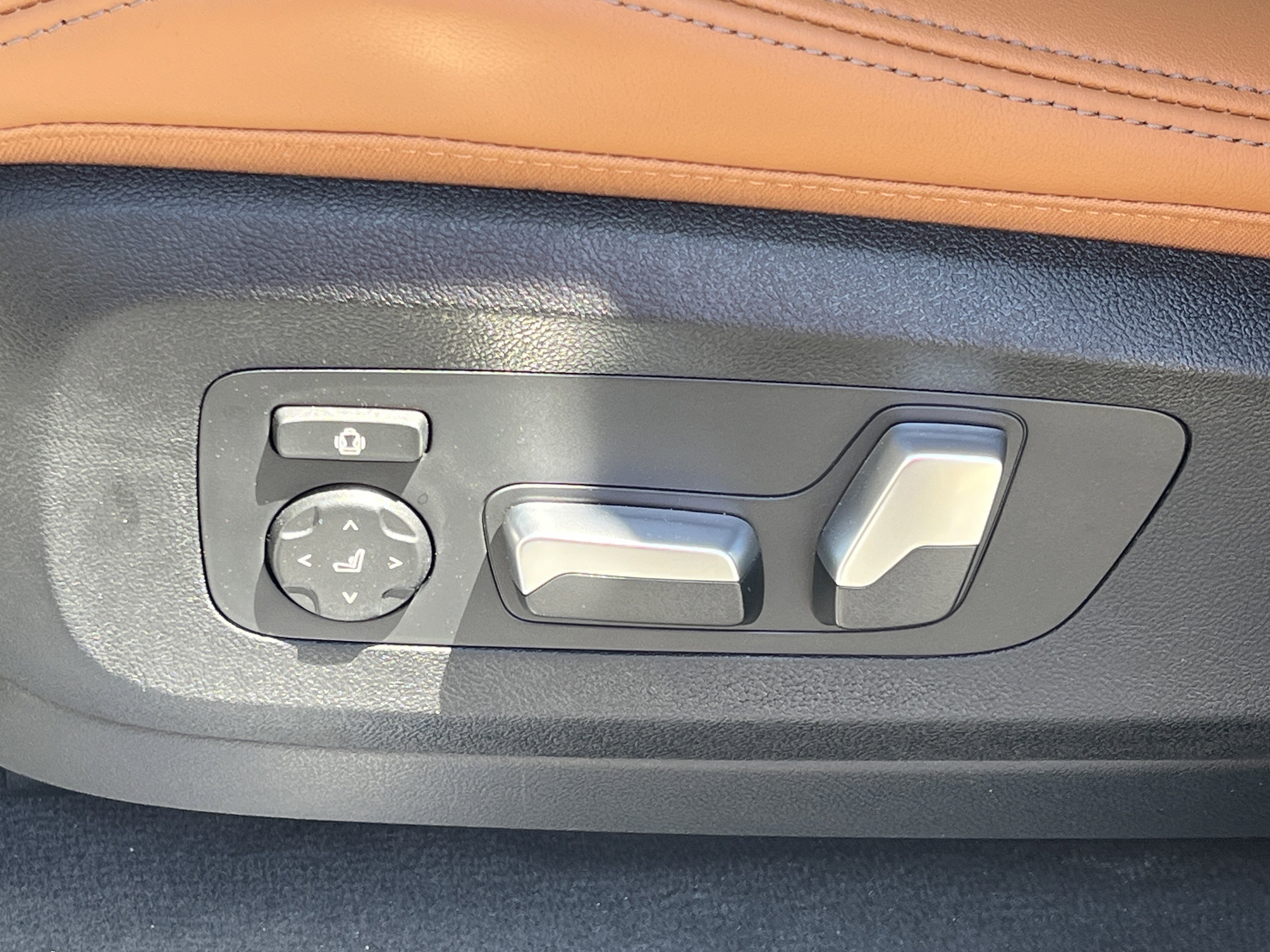 New 2026 Alpine White BMW sDrive40i image 16