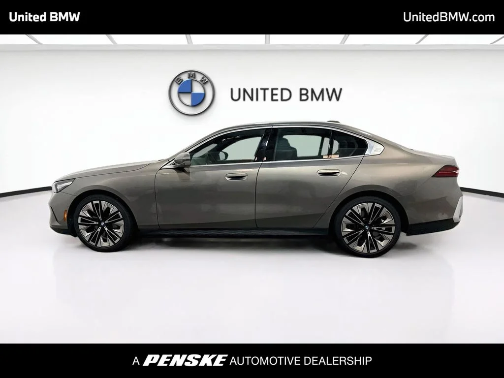 2026 BMW 5 Series 540i - Photo 8