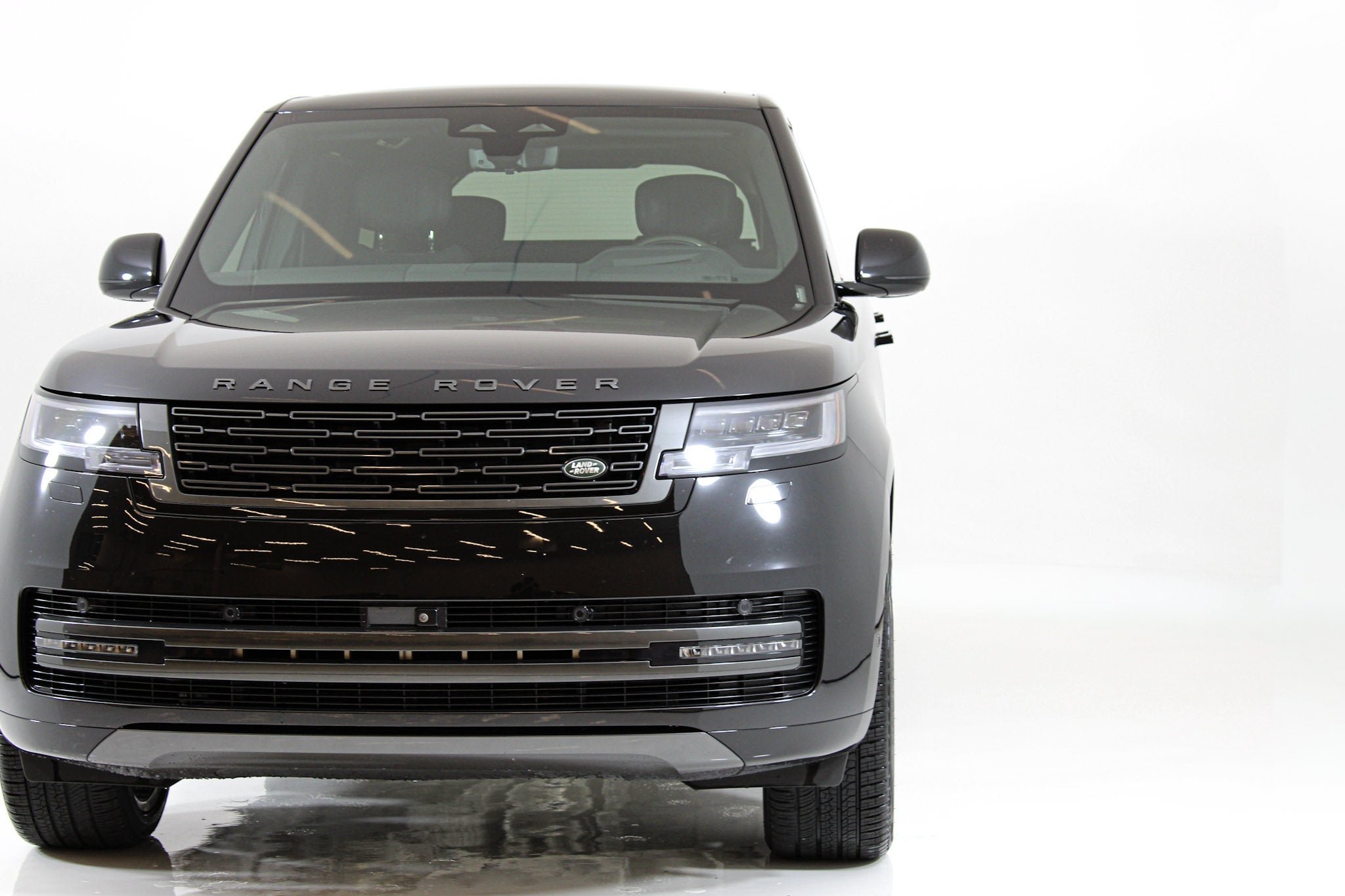Used 2025 Black Land Rover Autobiography image 11