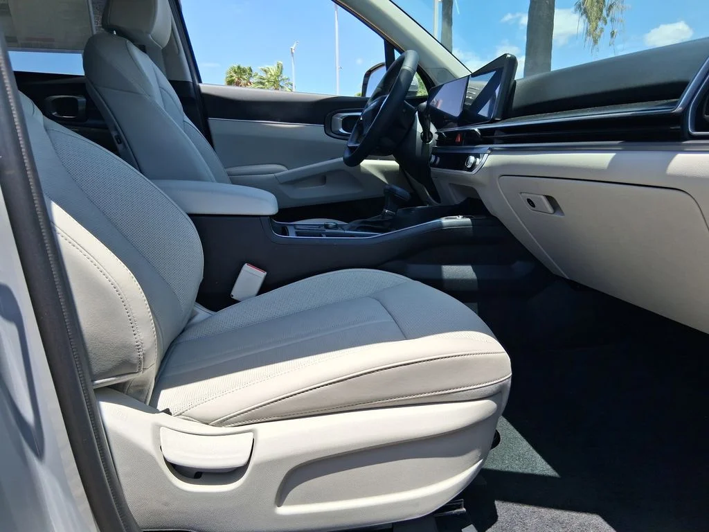 New 2026 Gray Kia S image 15