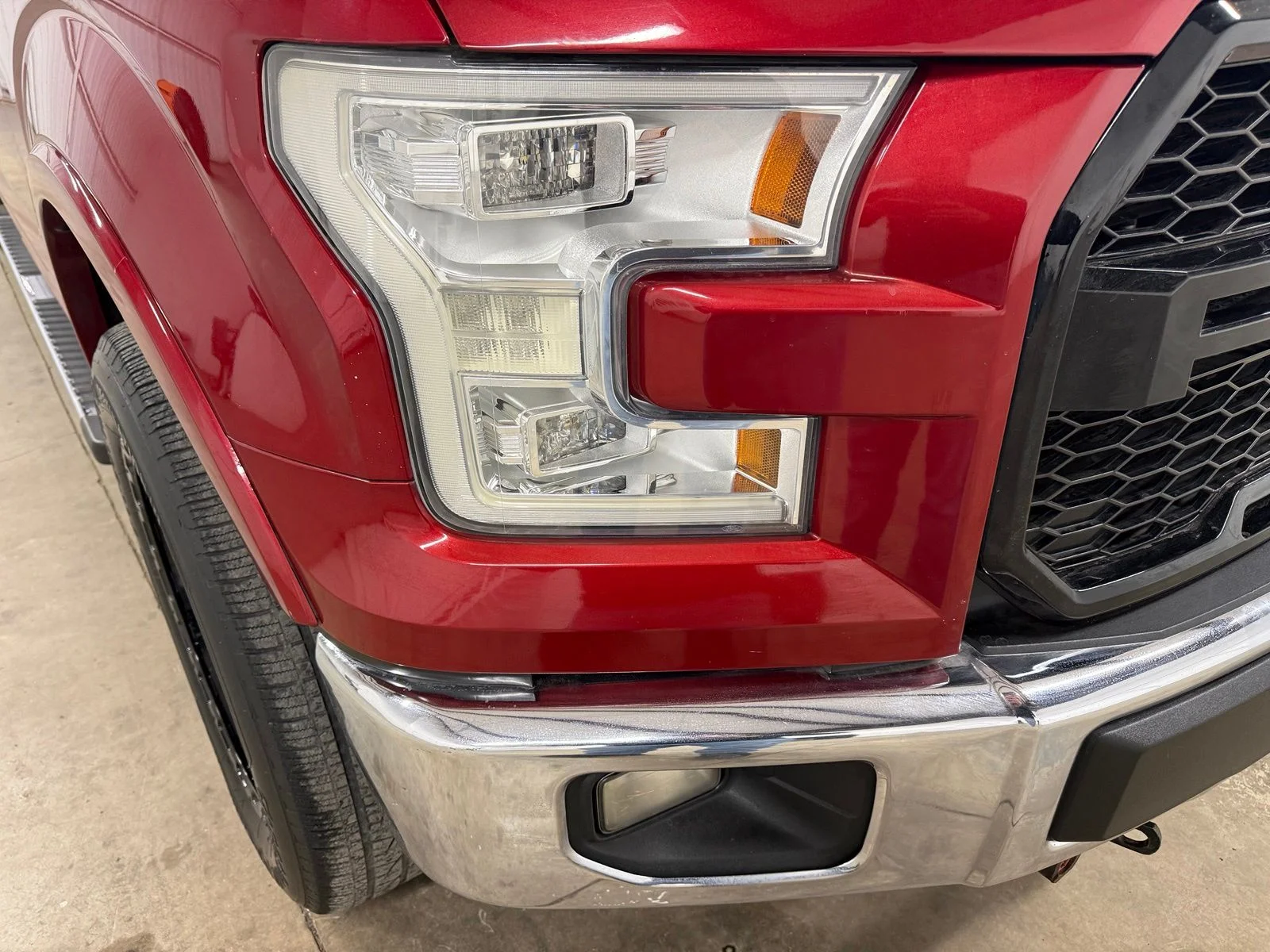 Used 2016 Red Ford Lariat image 4