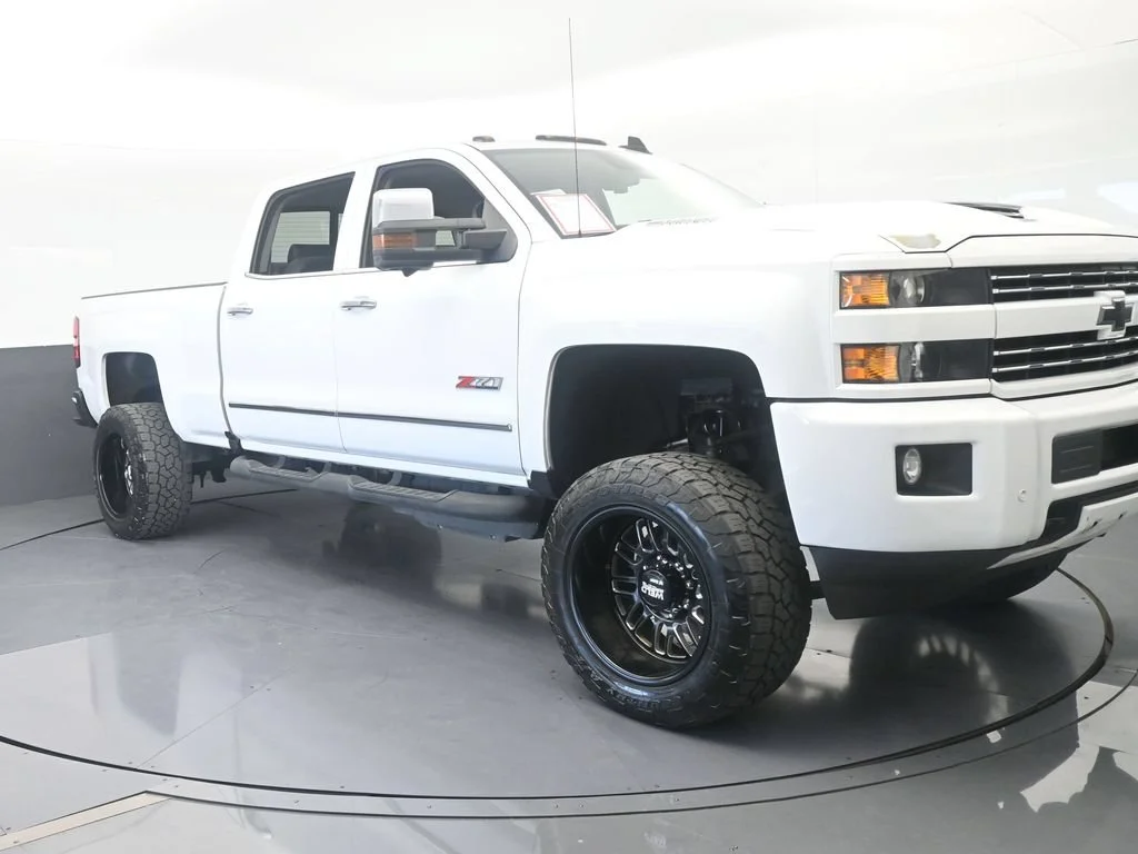 Used 2018 Summit White Chevrolet LTZ image 8