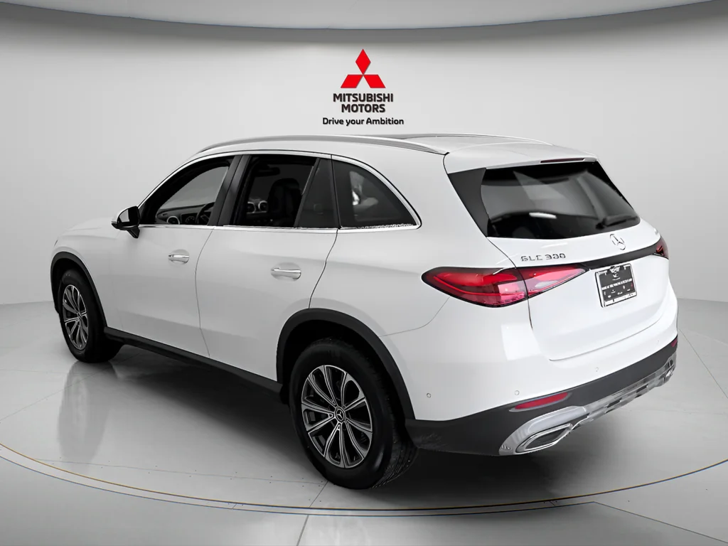 Used 2024 Polar White Mercedes-Benz GLC 300 image 9