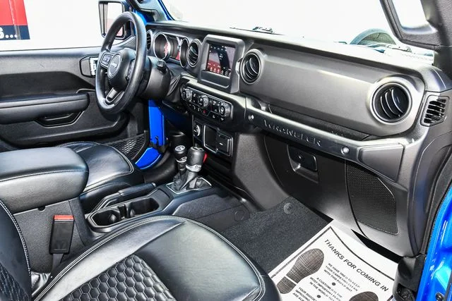 Used 2022 Blue Jeep Sport image 20